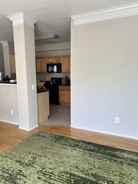 Building Photo - 1530 Spring Gate Dr.