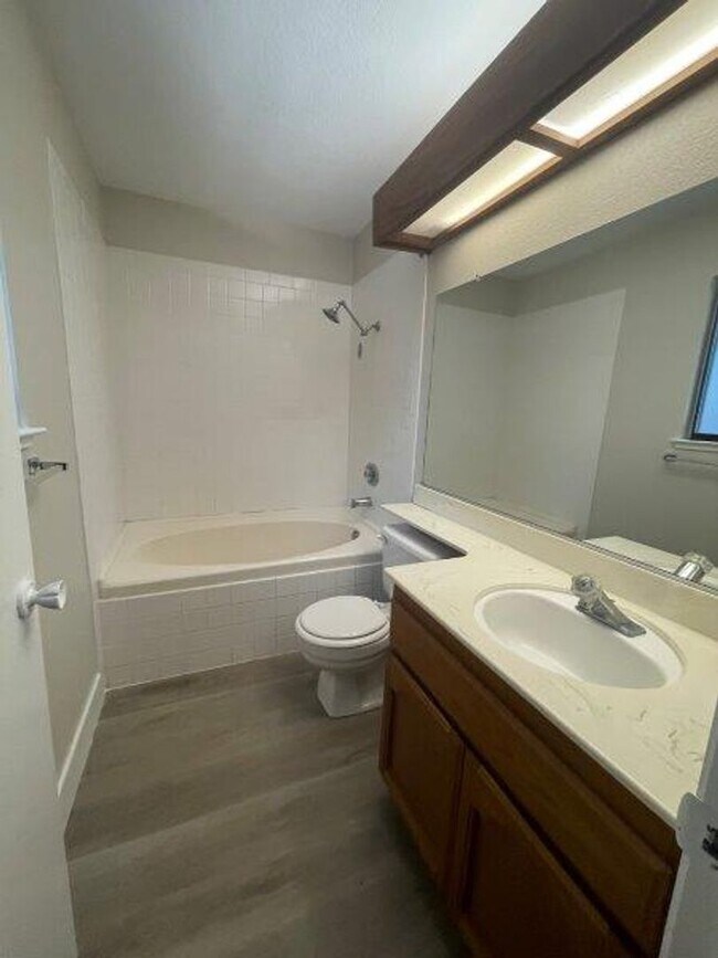 Building Photo - Fantastic 3 Bedroom in Natomas