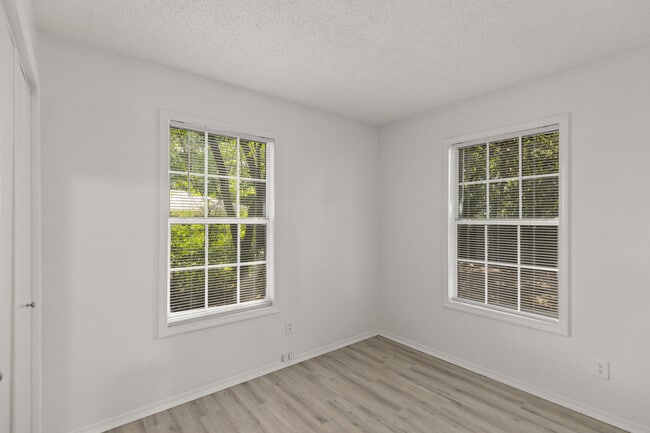 Building Photo - 334 Calhoun Ave