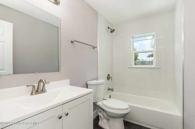 Building Photo - 1497 Breeze Ln