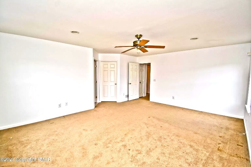 Building Photo - 106 Bethpage Terrace