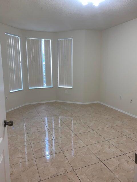 Building Photo - 607 Belmont Pl