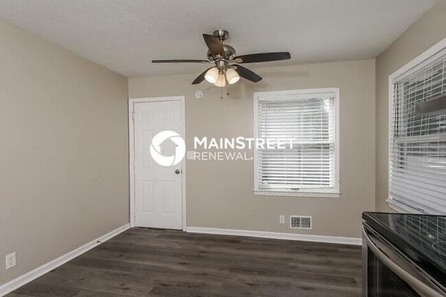 Building Photo - 4 Bedroom Pet-Friendly Home in Louisville,...