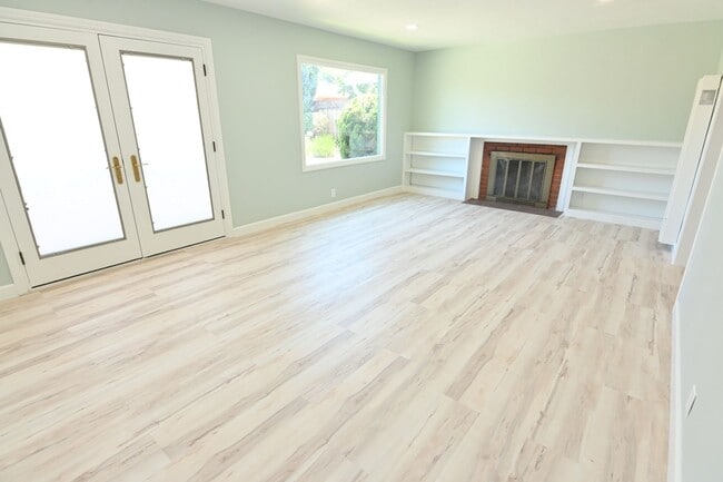 Building Photo - 116 Pleasant Ridge Ave