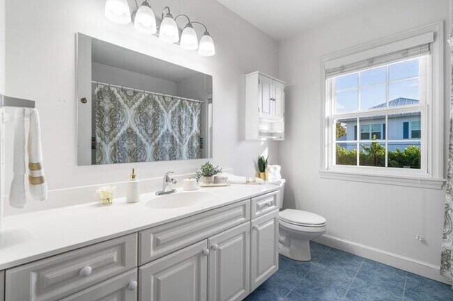 Building Photo - 518 Gardenia Terrace