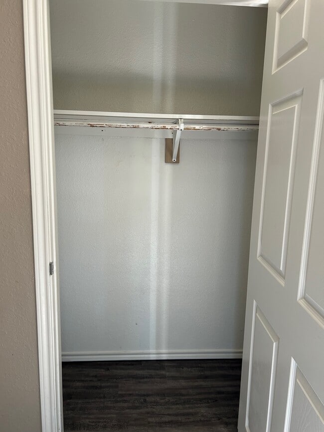 Building Photo - 434 S Nixon St