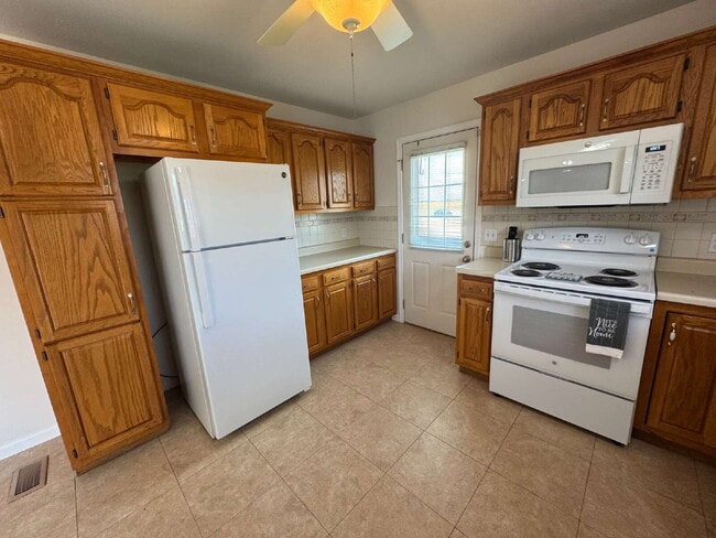 Building Photo - 4 Bedrooms, Big Yard & Top Schools – Don’t Miss This Chatham Beauty!