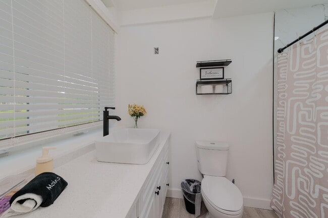 Building Photo - 1775 Harbor Rd