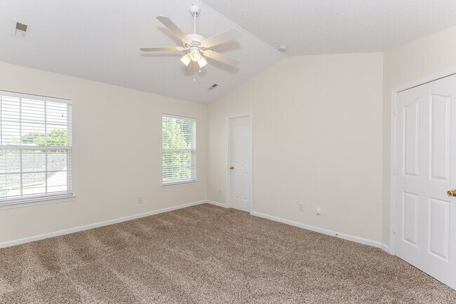 Building Photo - 15718 De Havilland Dr