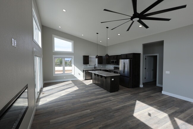 Building Photo - 4288 W 32nd St