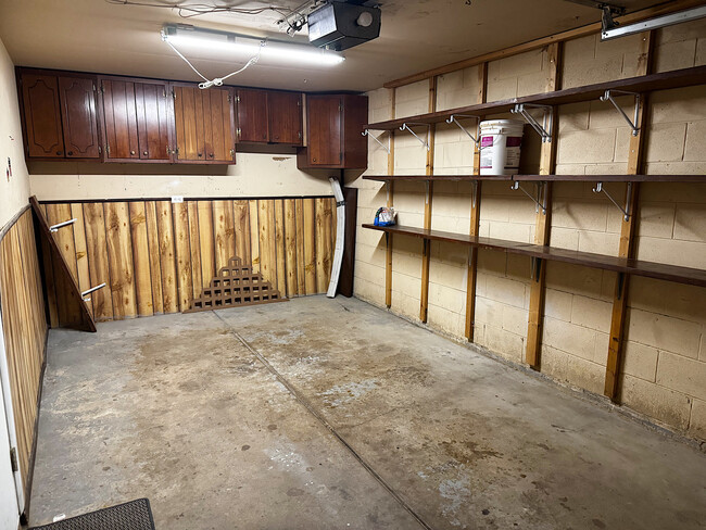 Building Photo - 1534 Revere Cir
