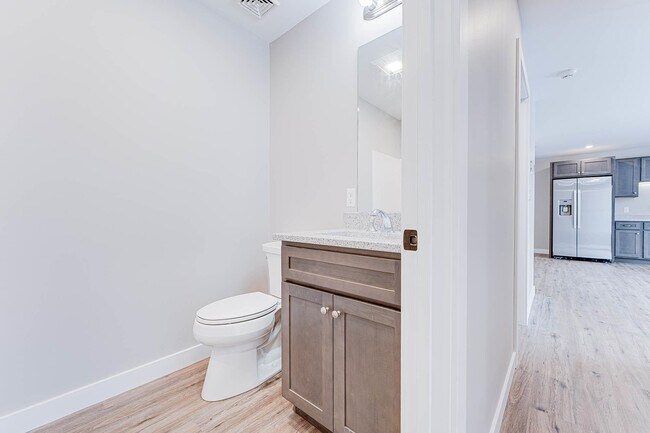 Building Photo - 3 Strafford Rd