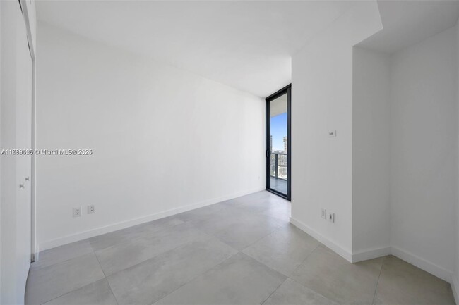 Building Photo - 501 NE 31st St