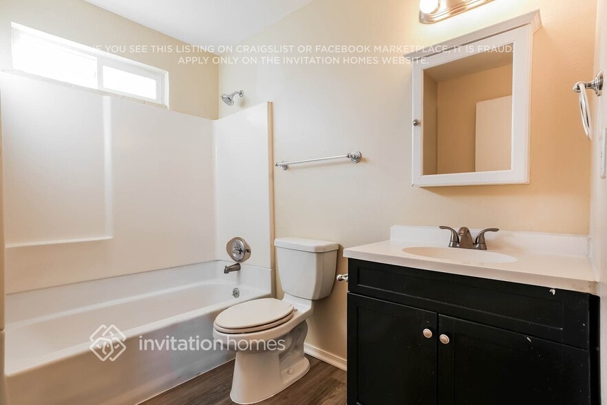 Building Photo - 2690 Ridge Dr