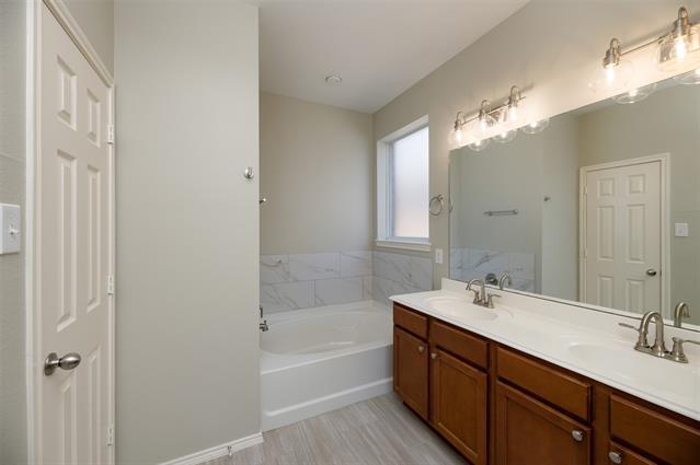 Building Photo - 5621 Old Orchard Dr