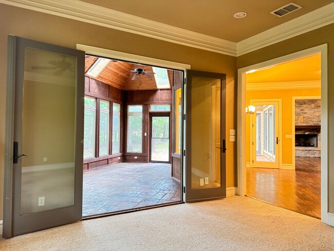 Building Photo - 21220 Gatlinburg Rd