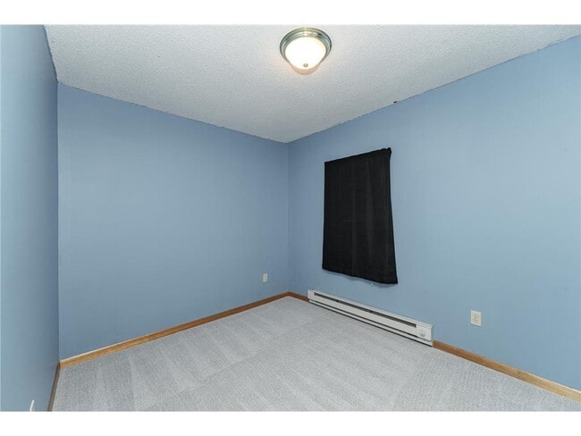 Building Photo - 10 8th St NE