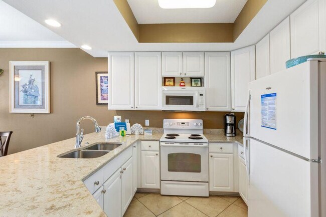 Building Photo - 365 E Beach Blvd