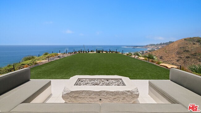 Building Photo - 5012 Carbon Beach Terrace