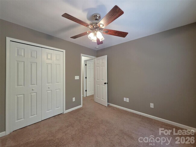 Building Photo - 360 Tidmarsh Ct NW