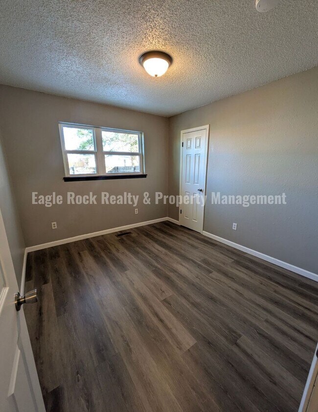 Building Photo - East Tulsa House for Rent (3beds/1.5baths)