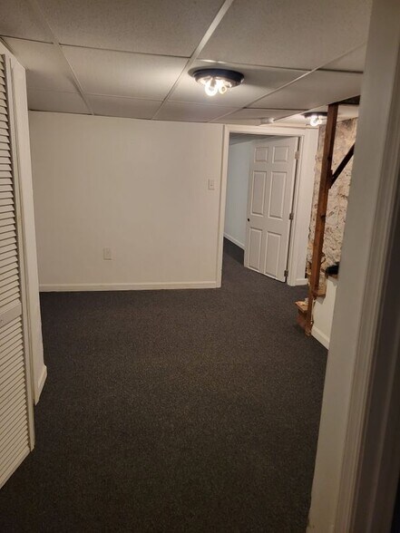 Building Photo - 2649 Wilkens Ave