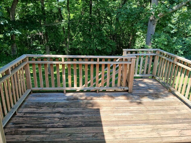 Building Photo - 3 bedrooms, 2.5 bathrooms, 2 car garage, with bonus flex room!