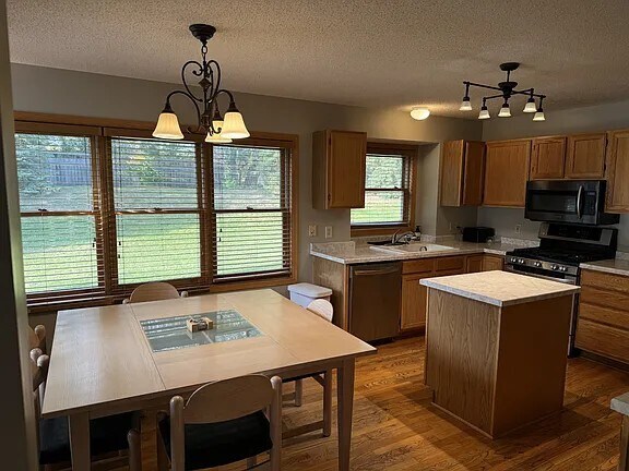 Building Photo - 16842 Hanover Ln