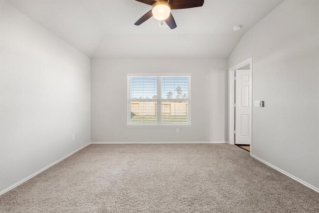 Building Photo - 5808 Begonia Ct