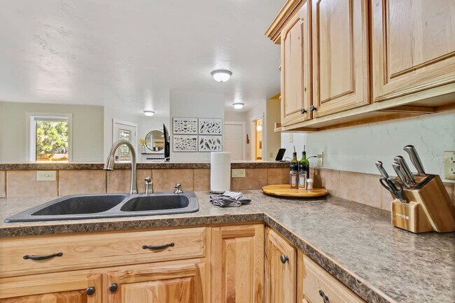 Building Photo - 816 Reedy Ln