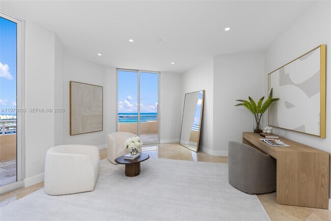 Building Photo - 808 Brickell Key Dr