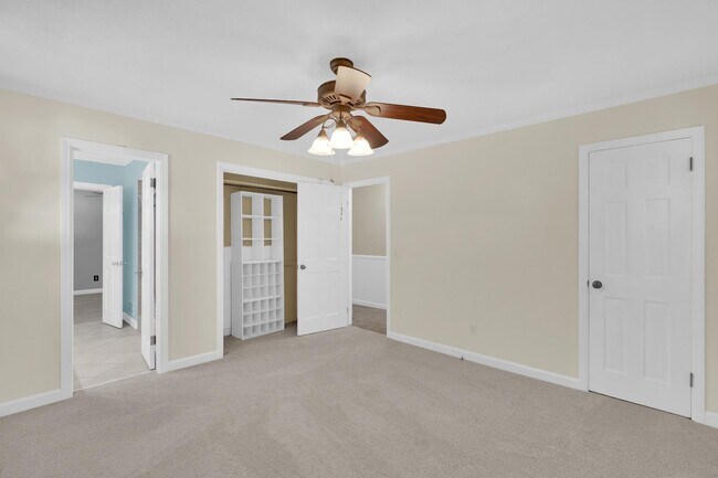 Building Photo - 3533 Greenleaf Rd