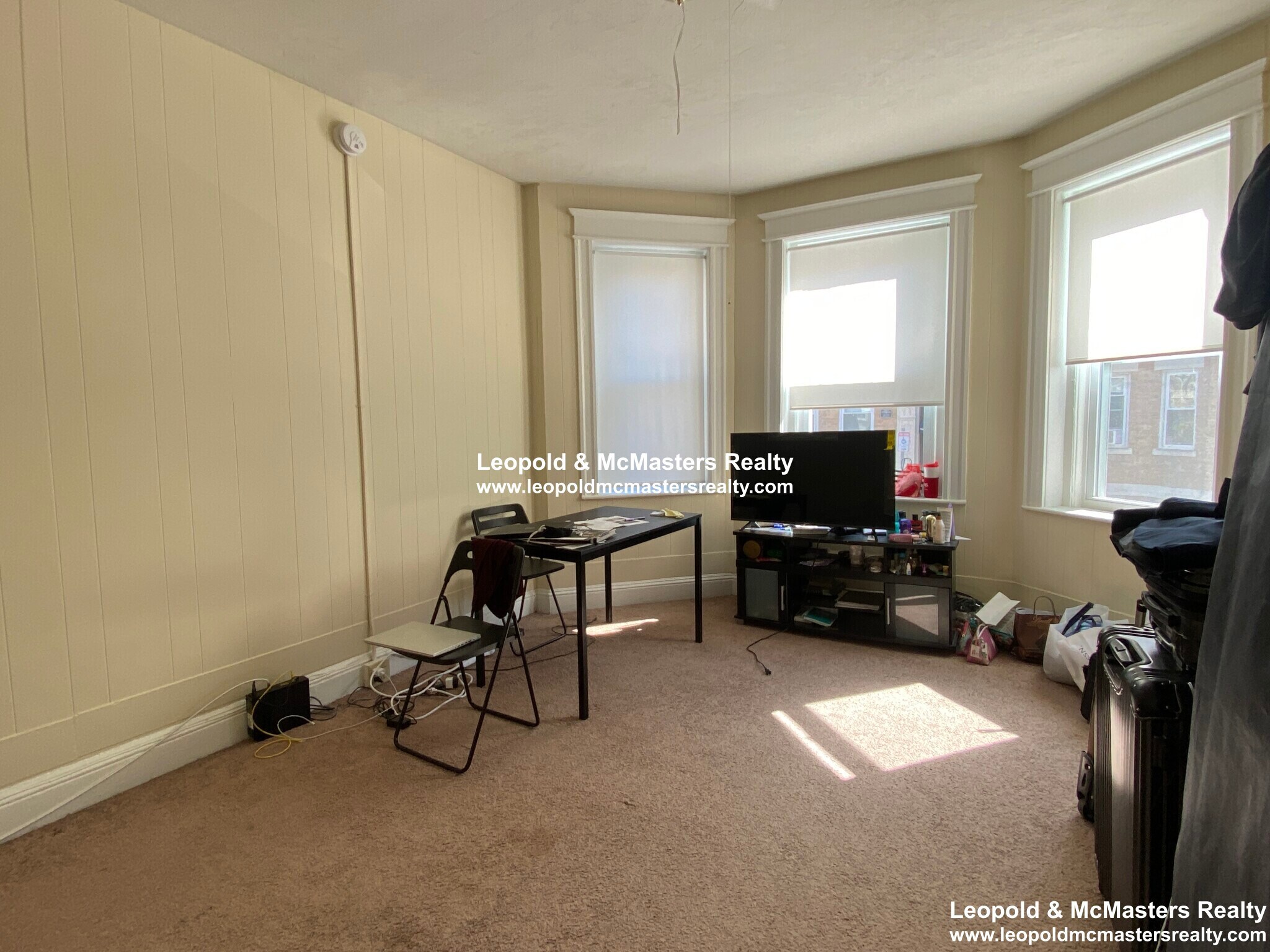 Building Photo - 8 Woodstock Ave