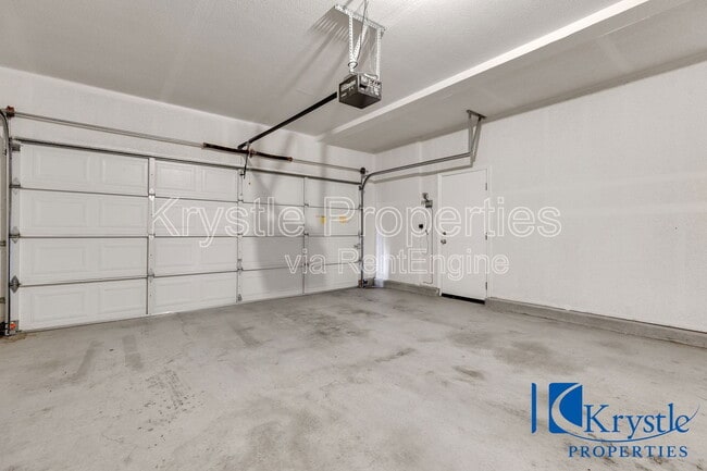 Building Photo - 6335 Newhaven Ln