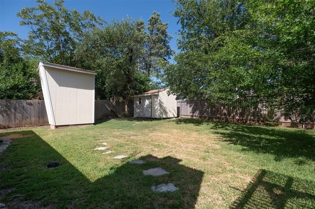 Building Photo - 11610 Big Trail