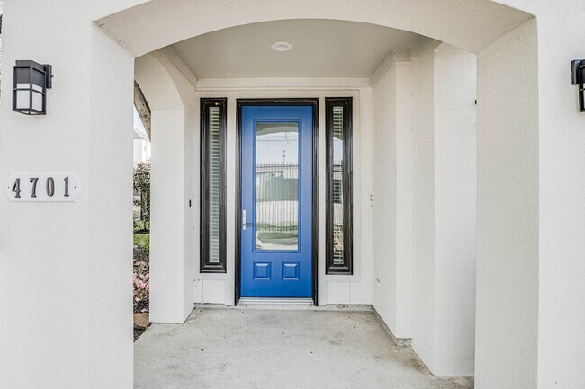 Building Photo - 4701 Inker St