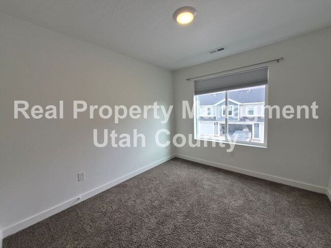 Building Photo - 1322 S 3540 E