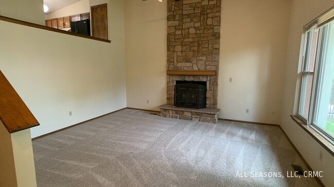 Building Photo - 850 Quail Lake Cir