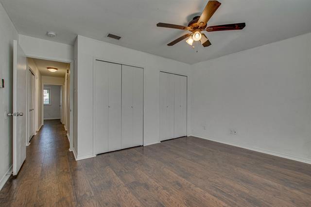 Building Photo - 3719 Crestpark Dr