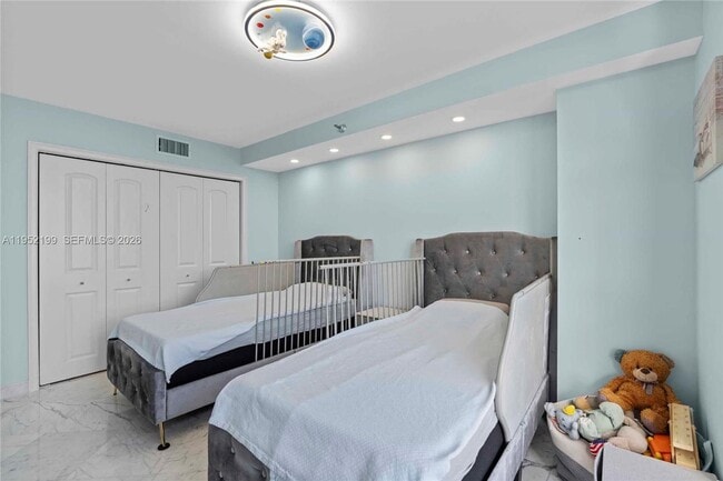 Building Photo - 3500 Mystic Pointe Dr