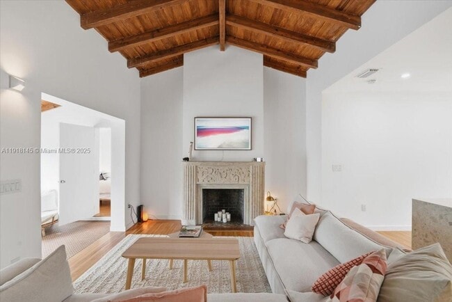 Building Photo - 753 NE 82nd Terrace