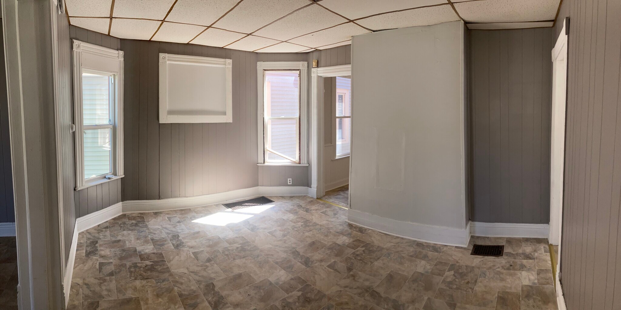 Building Photo - 159 Laurel St