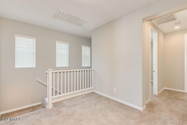 Building Photo - 1800 S Follett Way
