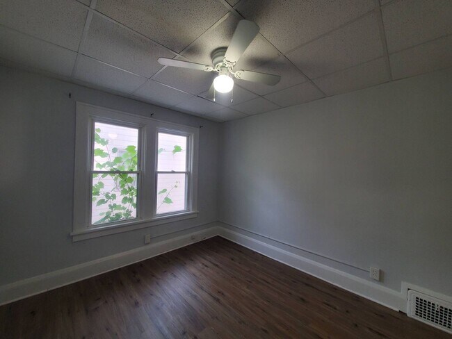 Building Photo - 15711 Grovewood Ave