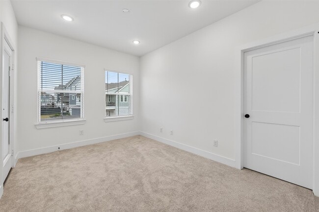 Building Photo - 15162 Post Oak Fls Dr