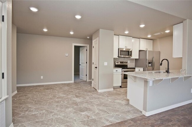 Building Photo - 310-D Commercial St