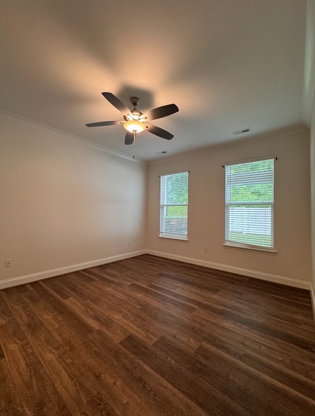 Building Photo - SIX BEDROOMS IN TRAVELERS REST?! YES, YOU READ THAT RIGHT!