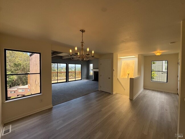 Building Photo - 28 Arana Cir