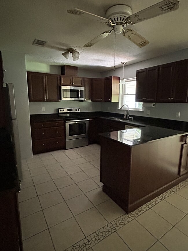 Building Photo - 2505 Fortson St