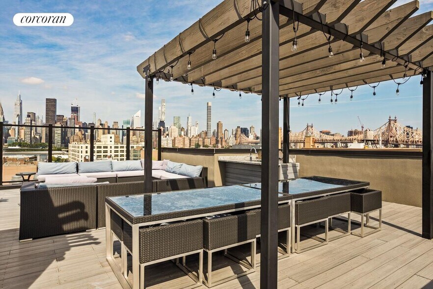 Building Photo - 11-12 44th Drive 6G